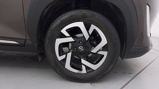Used 2021 Nissan Magnite XV Turbo CVT Petrol Automatic tyres RIGHT FRONT TYRE RIM VIEW