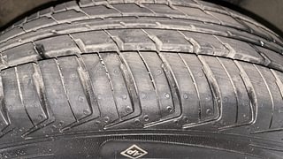 Used 2014 Maruti Suzuki Alto K10 [2014-2019] VXI AMT Petrol Automatic tyres RIGHT FRONT TYRE TREAD VIEW