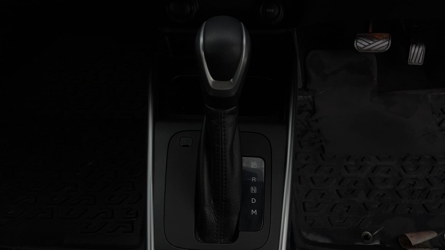 New Maruti Suzuki Fronx interior GEAR  KNOB VIEW