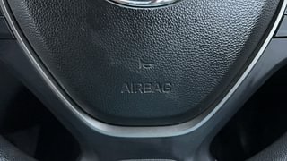 Used 2016 Hyundai Elite i20 [2014-2018] Sportz 1.2 Petrol Manual top_features Airbags