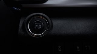 Used 2021 Maruti Suzuki XL6 [2019-2022] Zeta AT Petrol Petrol Automatic top_features Keyless start