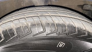 Used 2016 hyundai i10 Sportz 1.1 Petrol Petrol Manual tyres RIGHT FRONT TYRE TREAD VIEW