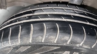 Used 2013 Maruti Suzuki Wagon R 1.0 [2013-2019] LXi CNG Petrol+cng Manual tyres LEFT FRONT TYRE TREAD VIEW