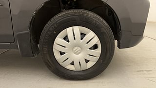 Used 2022 Maruti Suzuki Alto 800 Vxi Petrol Manual tyres RIGHT FRONT TYRE RIM VIEW