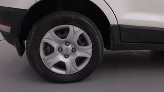 Used 2016 Ford EcoSport [2015-2017] Trend+ 1.0L EcoBoost Petrol Manual tyres RIGHT REAR TYRE RIM VIEW