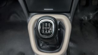 Used 2014 Hyundai Xcent [2014-2017] S Petrol Petrol Manual interior GEAR  KNOB VIEW