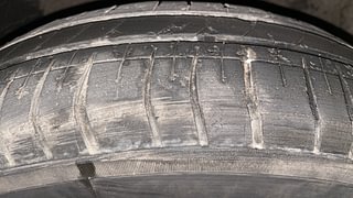 Used 2010 Hyundai i10 Magna 1.2 AT Petrol Automatic tyres RIGHT FRONT TYRE TREAD VIEW