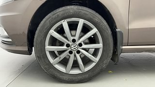 Used 2019 Volkswagen Ameo [2016-2020] 1.0 Highline Plus Petrol Petrol Manual tyres LEFT FRONT TYRE RIM VIEW