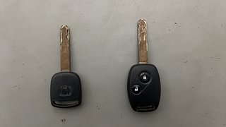 Used 2012 Honda Brio [2011-2016] V MT Petrol Manual extra CAR KEY VIEW
