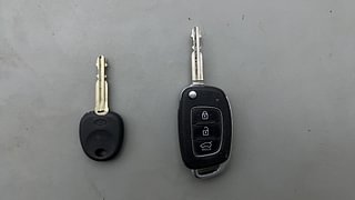 Used 2016 Hyundai Elite i20 [2014-2018] Sportz 1.2 Petrol Manual extra CAR KEY VIEW