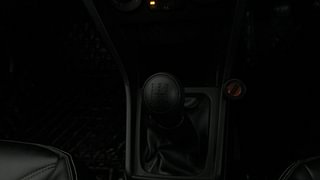 Used 2020 Maruti Suzuki Vitara Brezza [2016-2020] LDi Diesel Manual interior GEAR  KNOB VIEW
