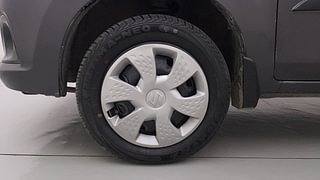 Used 2014 Maruti Suzuki Alto K10 [2014-2019] VXI AMT Petrol Automatic tyres LEFT FRONT TYRE RIM VIEW