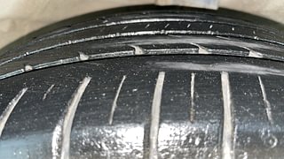 Used 2021 Maruti Suzuki Ciaz Alpha Petrol Petrol Manual tyres RIGHT FRONT TYRE TREAD VIEW