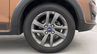 Used 2021 Ford Freestyle [2017-2021] Titanium 1.2 Petrol Manual tyres RIGHT FRONT TYRE RIM VIEW
