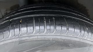 Used 2021 Hyundai Venue [2019-2022] SX Plus 1.0 Turbo DCT Petrol Automatic tyres RIGHT REAR TYRE TREAD VIEW