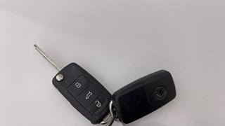 Used 2017 Volkswagen Polo [2015-2019] Highline1.2L (P) Petrol Manual extra CAR KEY VIEW