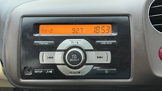 Used 2012 Honda Brio [2011-2016] V MT Petrol Manual top_features Integrated (in-dash) music system