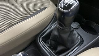 Used 2017 Skoda Rapid new [2016-2020] Ambition Petrol Petrol Manual top_features Leather wrapped gear knob/ shift selector
