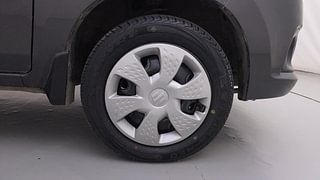 Used 2014 Maruti Suzuki Alto K10 [2014-2019] VXI AMT Petrol Automatic tyres RIGHT FRONT TYRE RIM VIEW