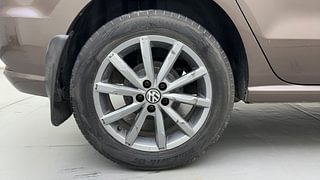 Used 2019 Volkswagen Ameo [2016-2020] 1.0 Highline Plus Petrol Petrol Manual tyres RIGHT REAR TYRE RIM VIEW