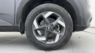 Used 2021 Hyundai Venue [2019-2022] SX Plus 1.0 Turbo DCT Petrol Automatic tyres RIGHT FRONT TYRE RIM VIEW