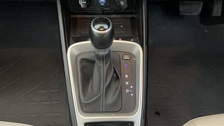 Used 2021 Hyundai Venue [2019-2022] SX Plus 1.0 Turbo DCT Petrol Automatic interior GEAR  KNOB VIEW