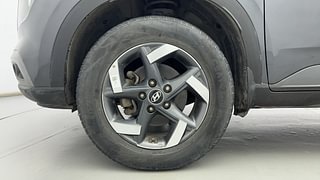 Used 2021 Hyundai Venue [2019-2022] SX Plus 1.0 Turbo DCT Petrol Automatic tyres LEFT FRONT TYRE RIM VIEW
