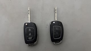 Used 2014 Hyundai Xcent [2014-2017] S Petrol Petrol Manual extra CAR KEY VIEW