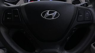 Used 2014 Hyundai Xcent [2014-2017] S (O) Petrol Petrol Manual top_features Steering mounted controls