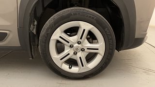 Used 2021 Renault Kiger RXT MT Petrol Manual tyres RIGHT FRONT TYRE RIM VIEW
