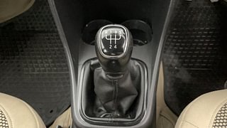 Used 2017 Skoda Rapid new [2016-2020] Ambition Petrol Petrol Manual interior GEAR  KNOB VIEW