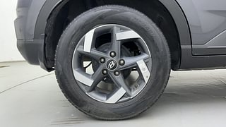 Used 2021 Hyundai Venue [2019-2022] SX Plus 1.0 Turbo DCT Petrol Automatic tyres RIGHT REAR TYRE RIM VIEW