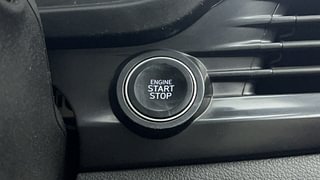 Used 2021 Hyundai New i20 Asta 1.0 Turbo IMT Petrol Manual top_features Keyless start