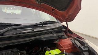 Used 2014 Maruti Suzuki Swift [2011-2017] VXi Petrol Manual engine ENGINE LEFT SIDE HINGE & APRON VIEW
