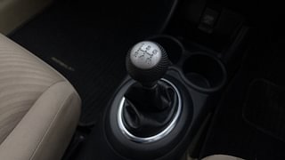 Used 2016 Honda Mobilio [2014-2017] S Diesel Diesel Manual interior GEAR  KNOB VIEW