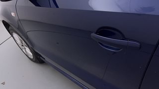 Used 2013 Volkswagen Polo [2010-2014] Highline1.2L (P) Petrol Manual dents MINOR SCRATCH