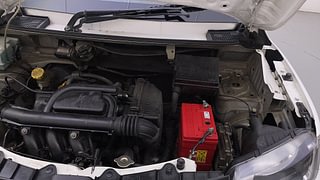 Used 2017 Renault Kwid [2015-2019] 1.0 RXT AMT Petrol Automatic engine ENGINE LEFT SIDE HINGE & APRON VIEW