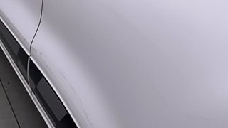 Used 2017 Renault Kwid [2015-2019] 1.0 RXT AMT Petrol Automatic dents MINOR SCRATCH