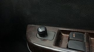 Used 2017 Maruti Suzuki Wagon R 1.0 [2010-2019] VXi Petrol Manual top_features Adjustable ORVM