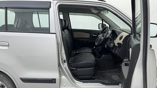 Used 2017 Maruti Suzuki Wagon R 1.0 [2010-2019] VXi Petrol Manual interior RIGHT SIDE FRONT DOOR CABIN VIEW