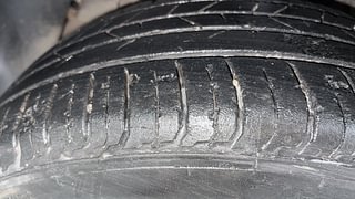 Used 2021 Hyundai New i20 Asta 1.0 Turbo IMT Petrol Manual tyres RIGHT REAR TYRE TREAD VIEW