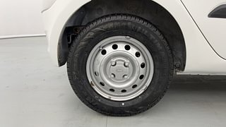 Used 2015 Hyundai i10 magna 1.1 Petrol Manual tyres RIGHT REAR TYRE RIM VIEW