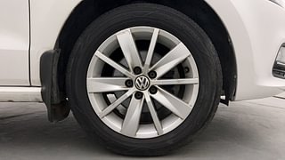 Used 2017 Volkswagen Polo [2015-2019] Highline1.2L (P) Petrol Manual tyres RIGHT FRONT TYRE RIM VIEW