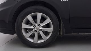 Used 2013 Hyundai Verna [2011-2015] Fluidic 1.6 CRDi SX Diesel Manual tyres LEFT FRONT TYRE RIM VIEW