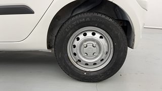 Used 2015 Hyundai i10 magna 1.1 Petrol Manual tyres LEFT REAR TYRE RIM VIEW