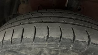 Used 2014 Maruti Suzuki Swift [2011-2017] VXi Petrol Manual tyres LEFT FRONT TYRE TREAD VIEW