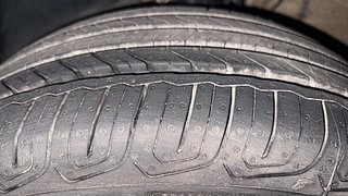 Used 2015 Volkswagen Polo [2015-2019] Highline1.2L (P) Petrol Manual tyres LEFT FRONT TYRE TREAD VIEW