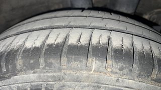 Used 2016 Hyundai Grand i10 [2013-2017] Sportz 1.2 Kappa VTVT Petrol Manual tyres LEFT REAR TYRE TREAD VIEW