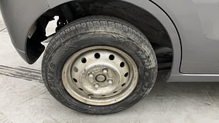Used 2011 Maruti Suzuki Wagon R 1.0 [2010-2019] LXi Petrol Manual tyres RIGHT REAR TYRE RIM VIEW