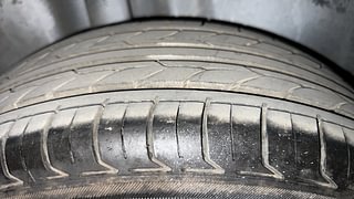 Used 2017 Volkswagen Polo [2015-2019] Highline1.2L (P) Petrol Manual tyres RIGHT REAR TYRE TREAD VIEW
